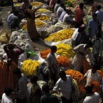Marché aux Fleurs Animé en Plein Air