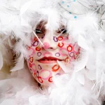 Masque Artisanal et Peinture Faciale Colorée